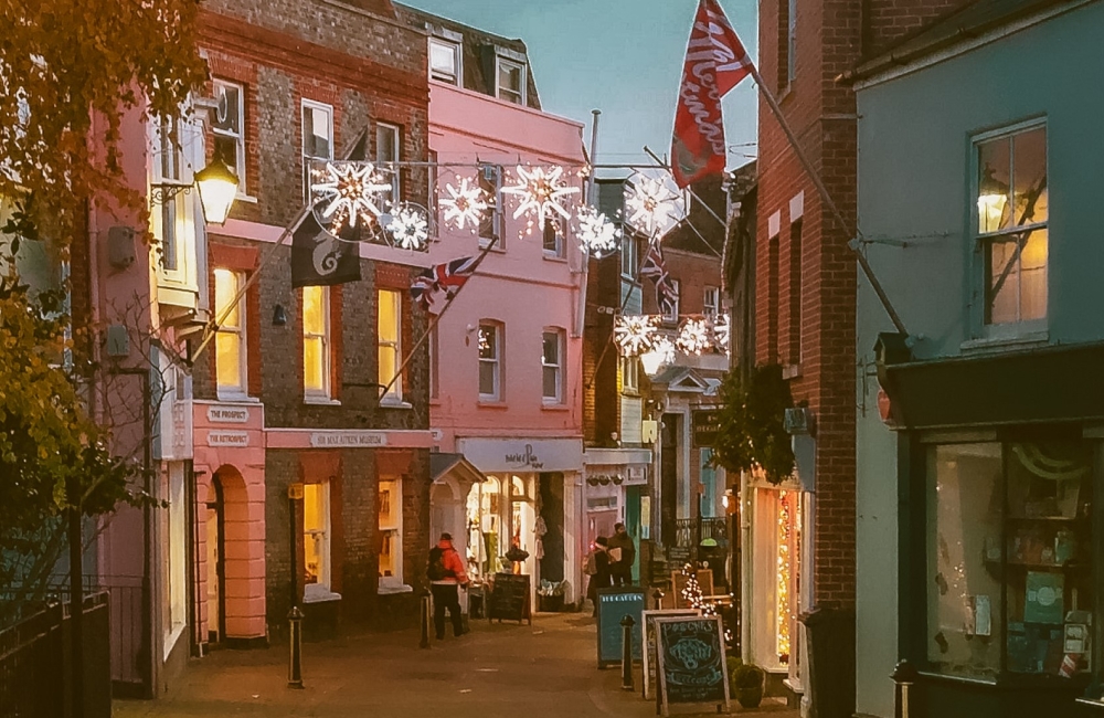 christmas lights on cowes high street