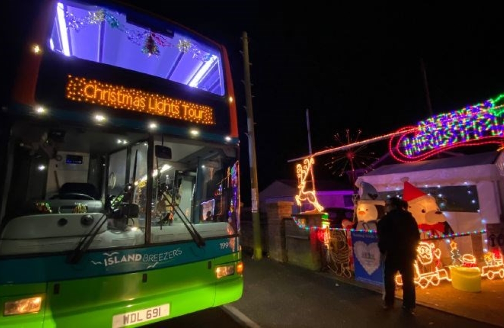 christmas light tour bus 