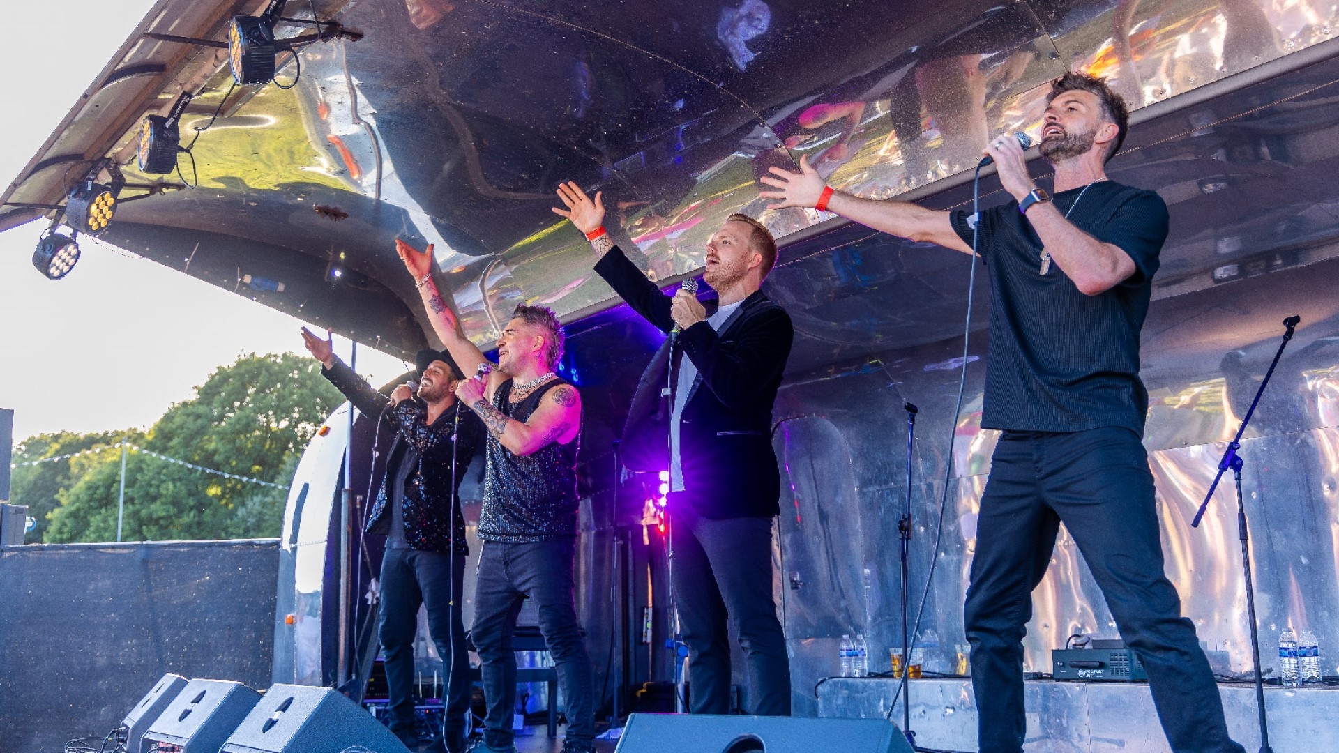 re-take that on stage at jack up summer party 