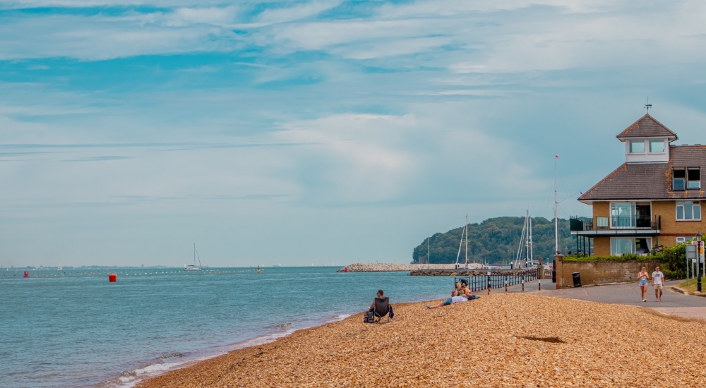 cowes seafront with pebble beach